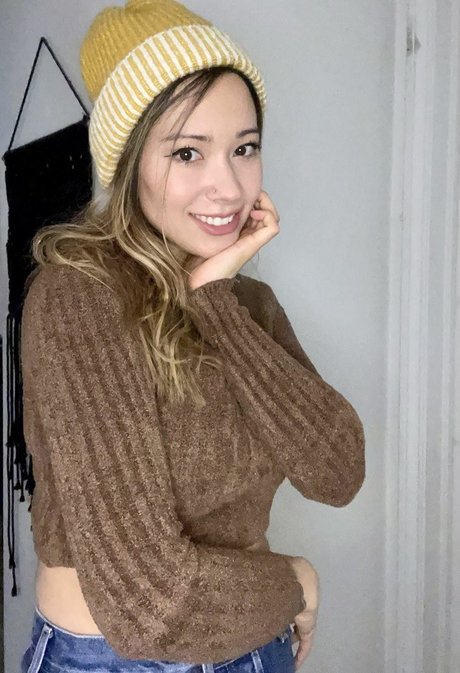 Laceyisanerd sexy model img