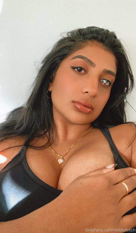 Reddotbitch naked model images