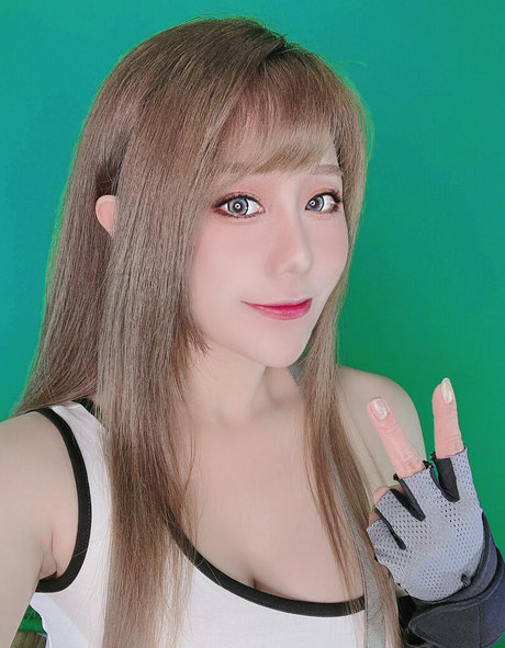 Uying exclusive model pics