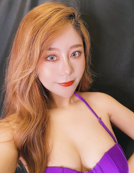 Uying beautiful actress images