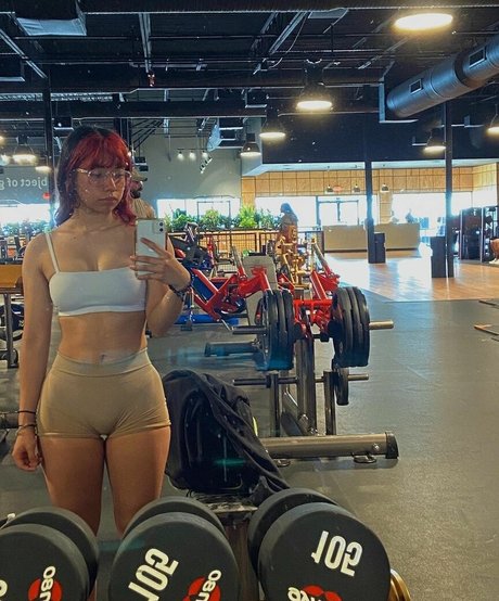 Luhhisa naked pornstar picture