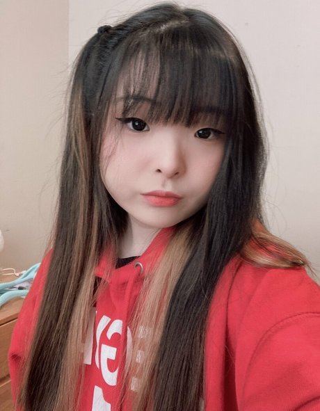 eunamiku star erotic photos