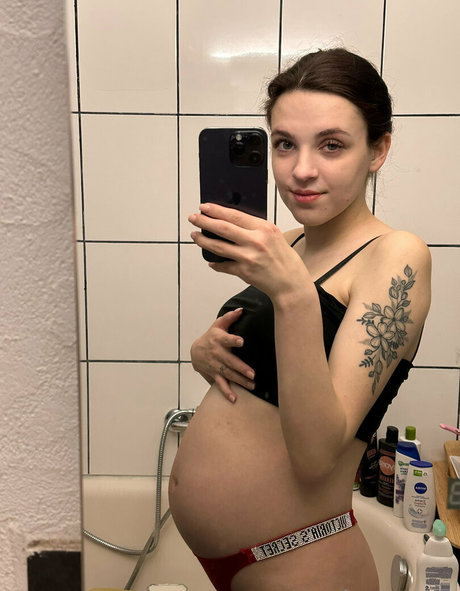 licking onlyfans top picture