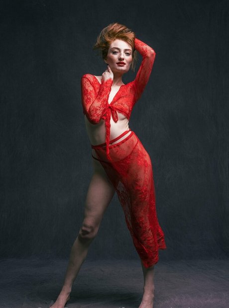 freeburningbeauty model hot photo