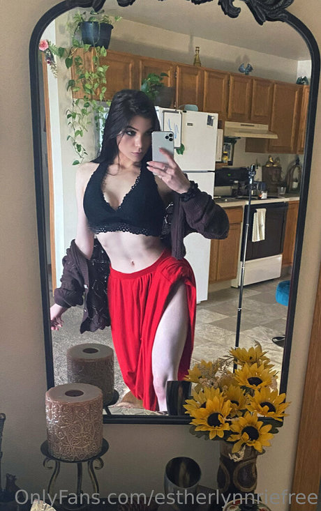 estherlynnriefree pretty pornstar image