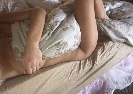 tashareign exclusive model pics