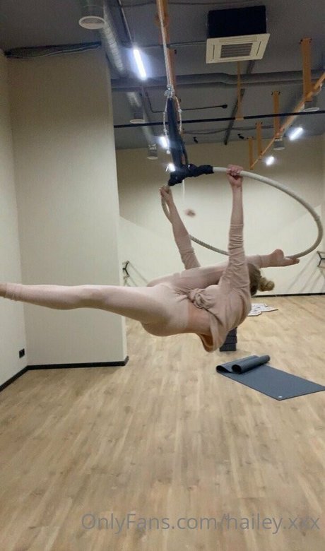 haileycherry naked pornstar photos