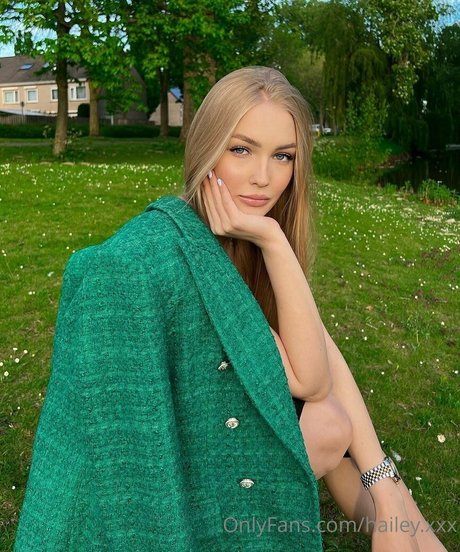 haileycherry perfect model pictures