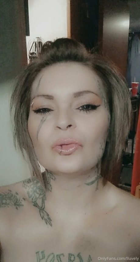 lluvely top model pictures