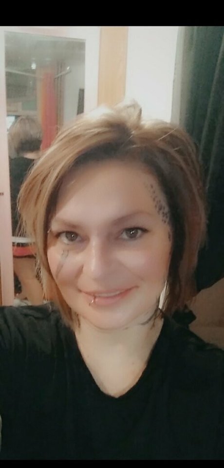 lluvely perfect star pics