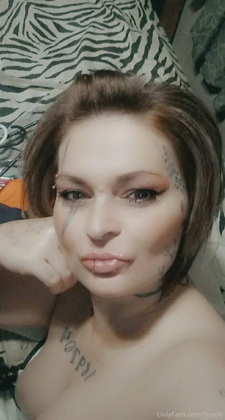 lluvely hot star image