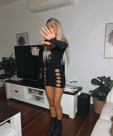 Dakota Kirkby adult actress img