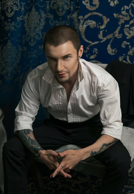 everybery ftm vip art actress archive