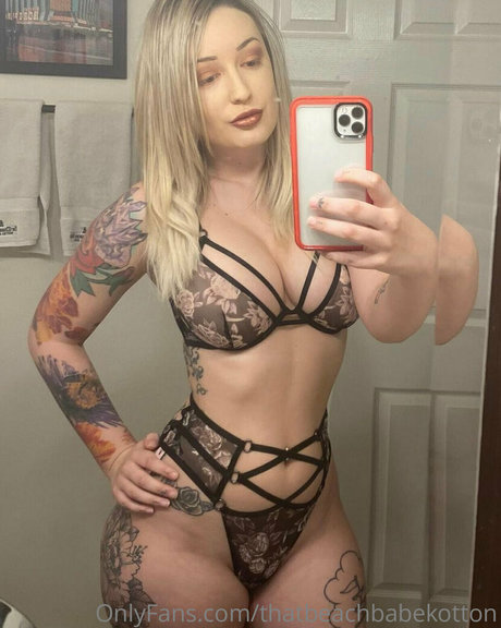 older women onlyfans sexy image