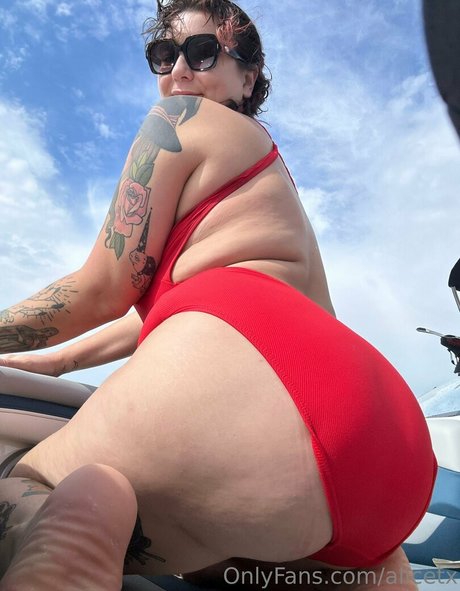 alicetx model erotic pic