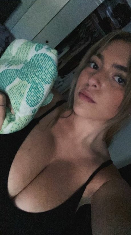 Sierra Bellingar top pornstar photo