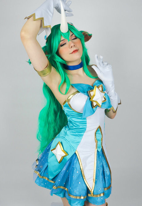 Meggii Cosplay model erotic gallery