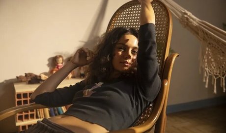 Sophie Charlotte pornstar naked pictures