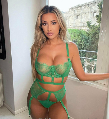 misslexiswilsonn star sexy photo