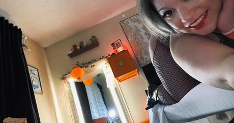 djsnarklepony model sexy photos