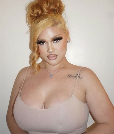 London Winter pornstar naked img