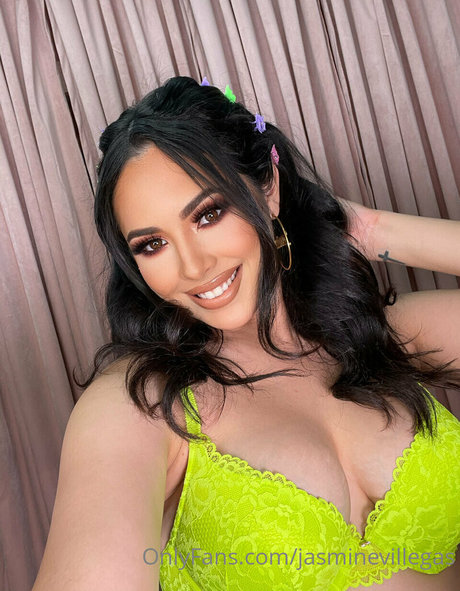 Jasmine Villegas pretty model img