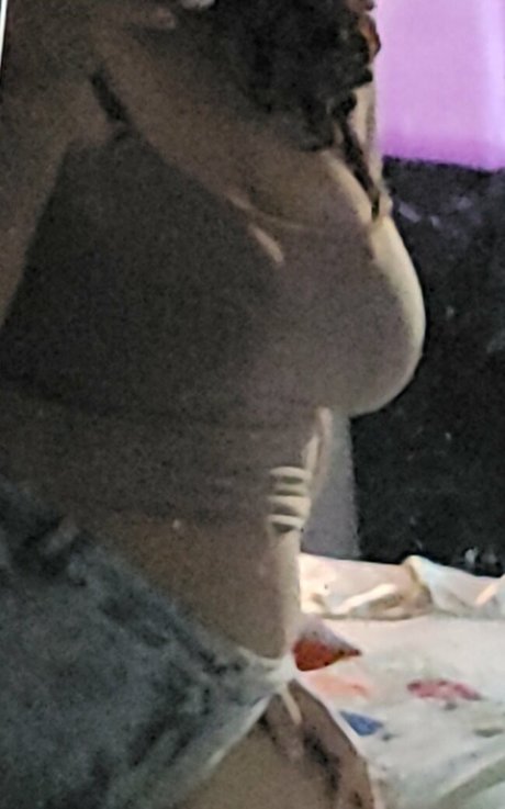 vampirinha666_ model hot images