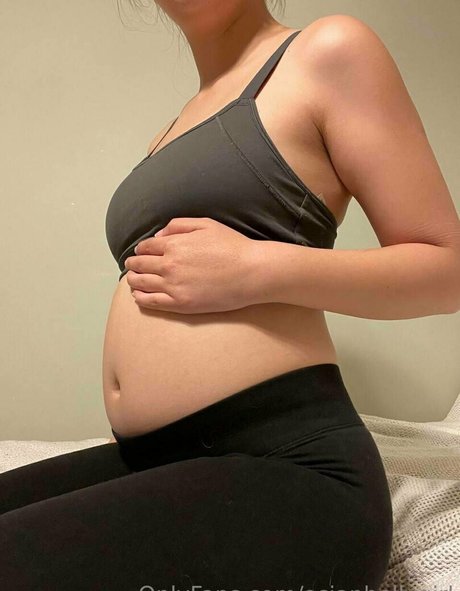 asianbellygirl model nudes picture