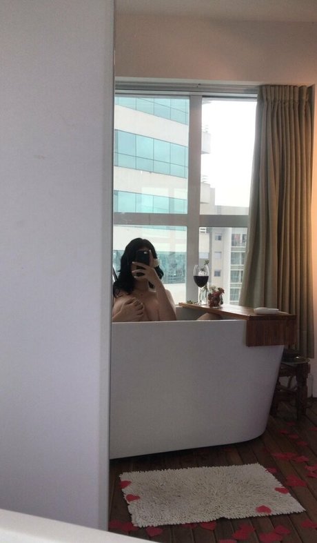 ellaarievilo star hot gallery