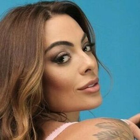 Monique Amin high quality model picture