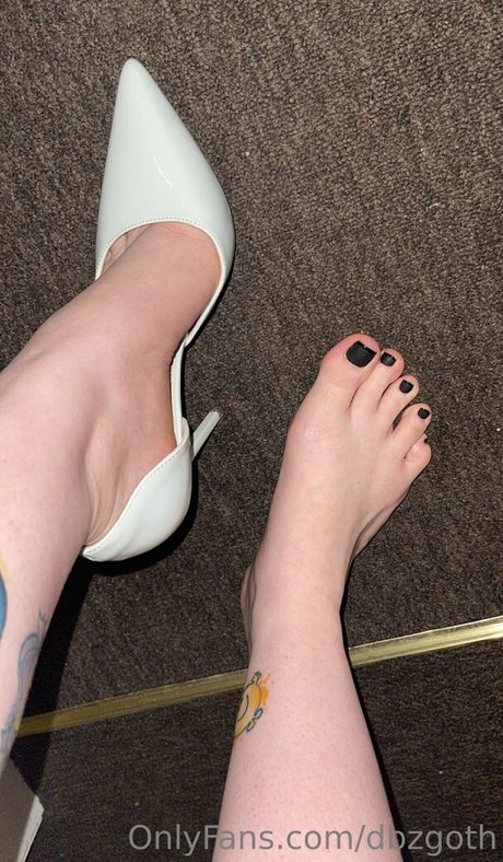 dbzgoth porn model photo