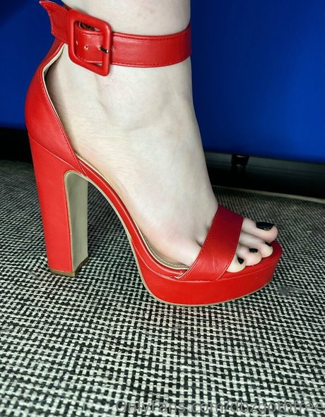 dbzgoth sexy star image