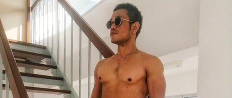 Hunk Security nude actress photos