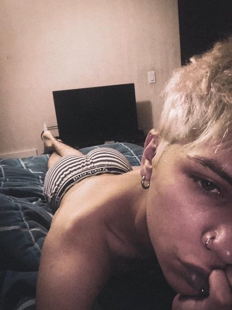 Diego sullivan naked model pictures