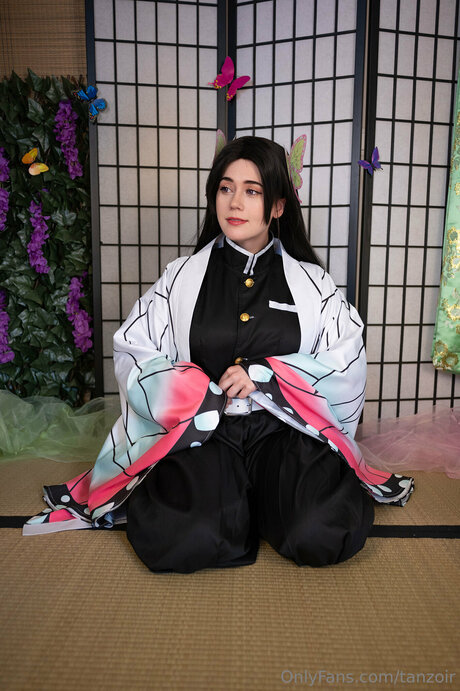 Ecchizoir exclusive model picture