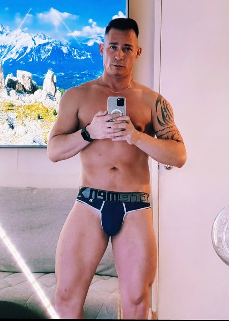 Act100_ model top photos