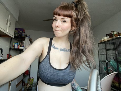 gabbidoesit high quality pornstar img