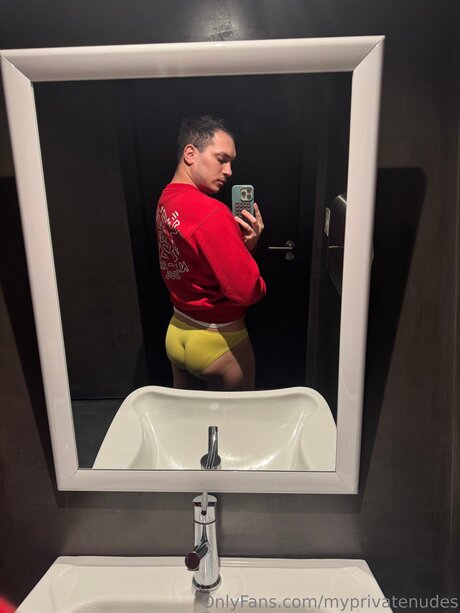 unknown model naked pics