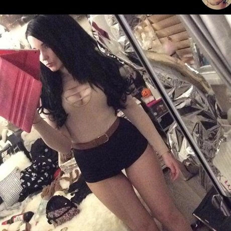 Footfetishx naked model pictures