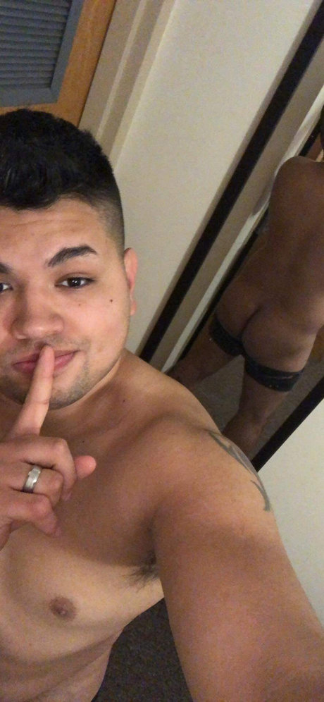 Felix Mendoza model high quality pic