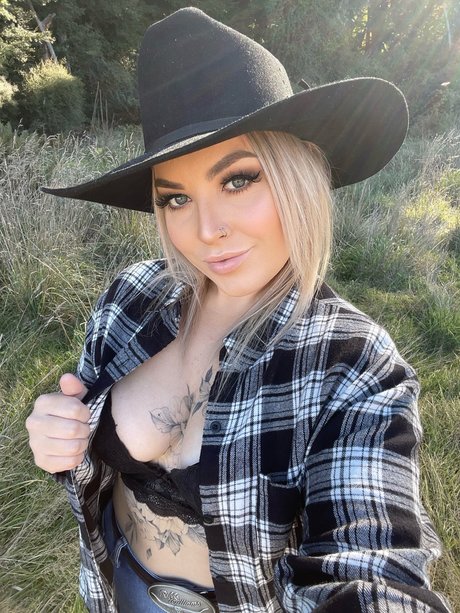 Ella Rae star hot photos