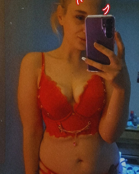 CurvyBabyxo actress pictures