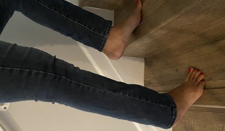 My beautiful barefeet exclusive star img