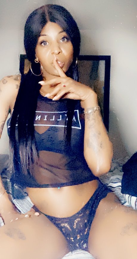 Badgirlmyah757 hot model pic