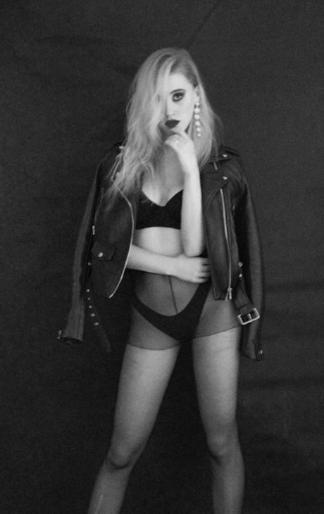 Muszka nude actress pictures