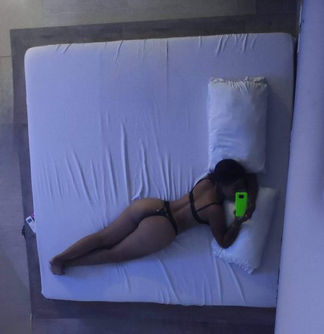 Nalgaria_ perfect model pic