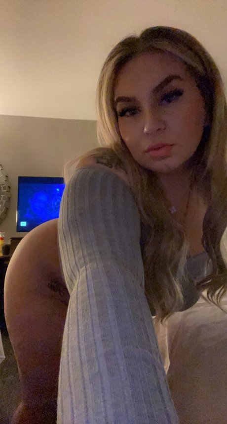 NadiaLuvee star top picture