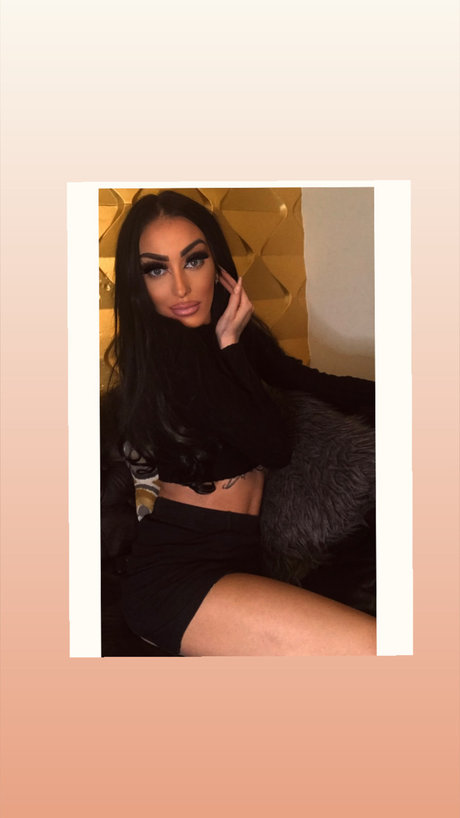 Elizabeth of sexy star gallery