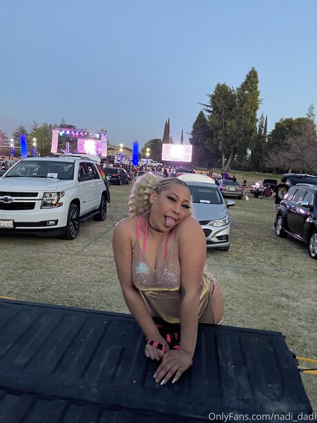 Nadi Hustle beautiful model picture