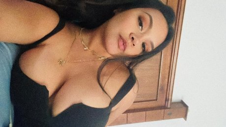 Nayeli model beautiful picture